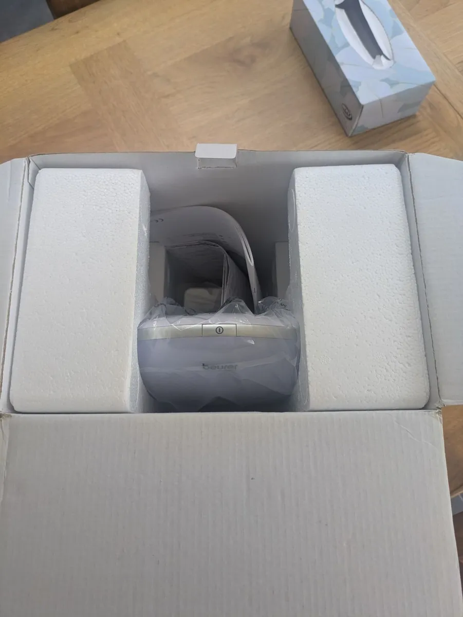 Beurer TL 50 Daylight therapy lamp new in box - Image 2