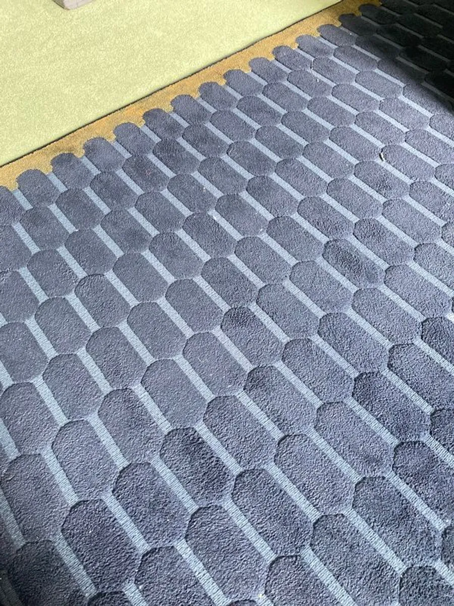 Rug extra large navy blue - Image 4