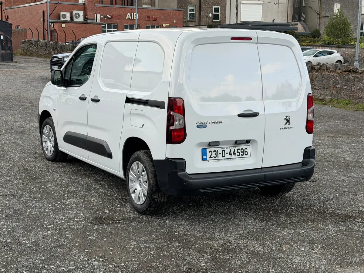Peugeot Partner 2023 High spec Low mileage - Image 4