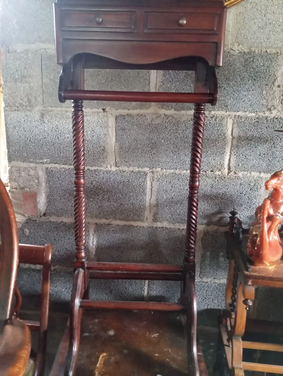 Antique towel rail - Image 1