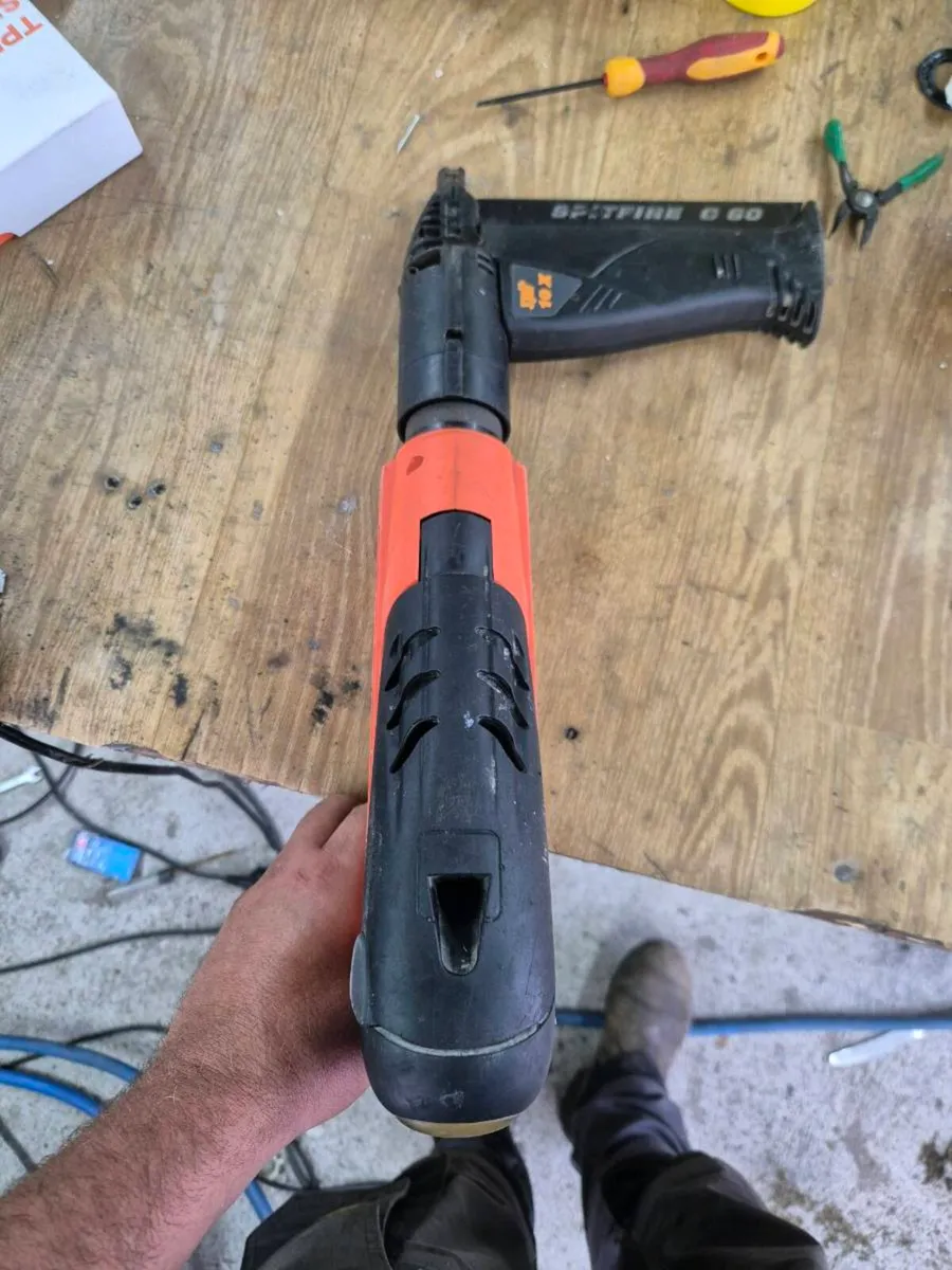 Spit p370 Spitfire concrete/ Steel nail gun - Image 4