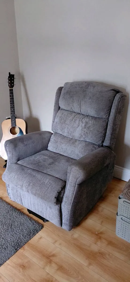 Electric recliner sit to stand mobility chair - Image 3