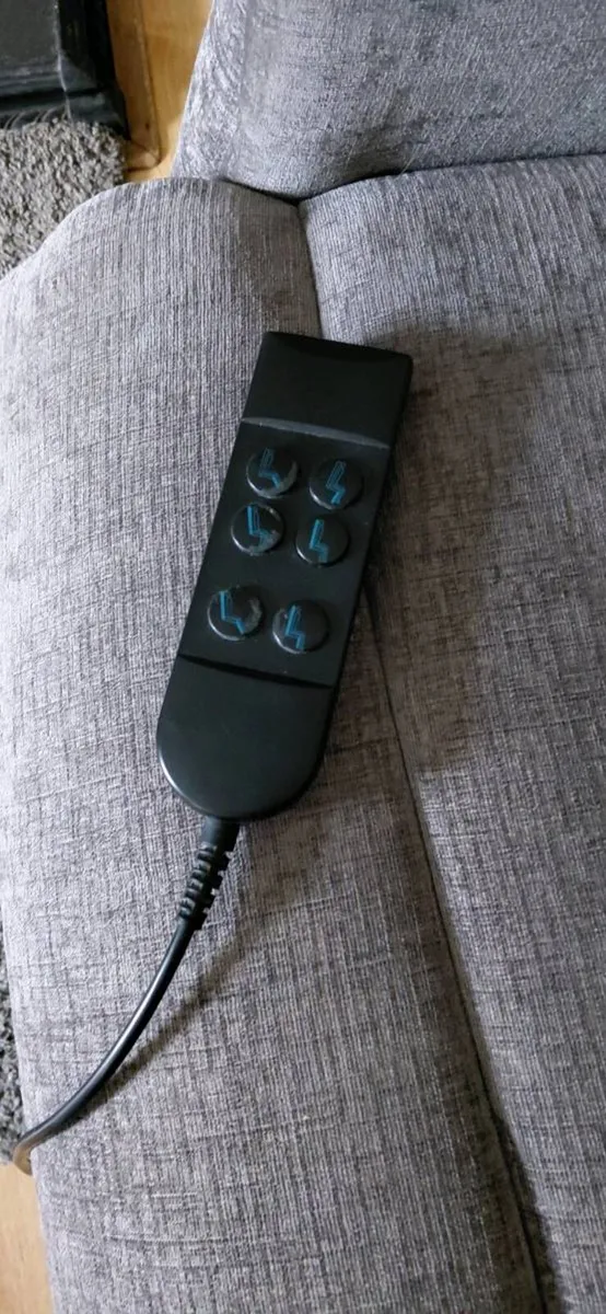 Electric recliner sit to stand mobility chair - Image 4