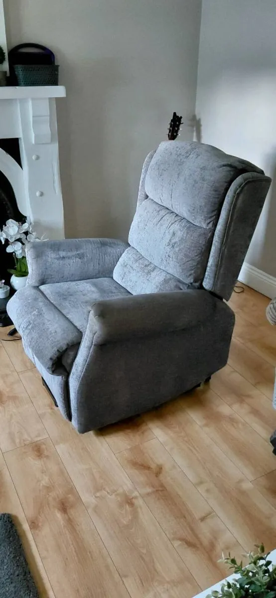 Electric recliner sit to stand mobility chair - Image 1