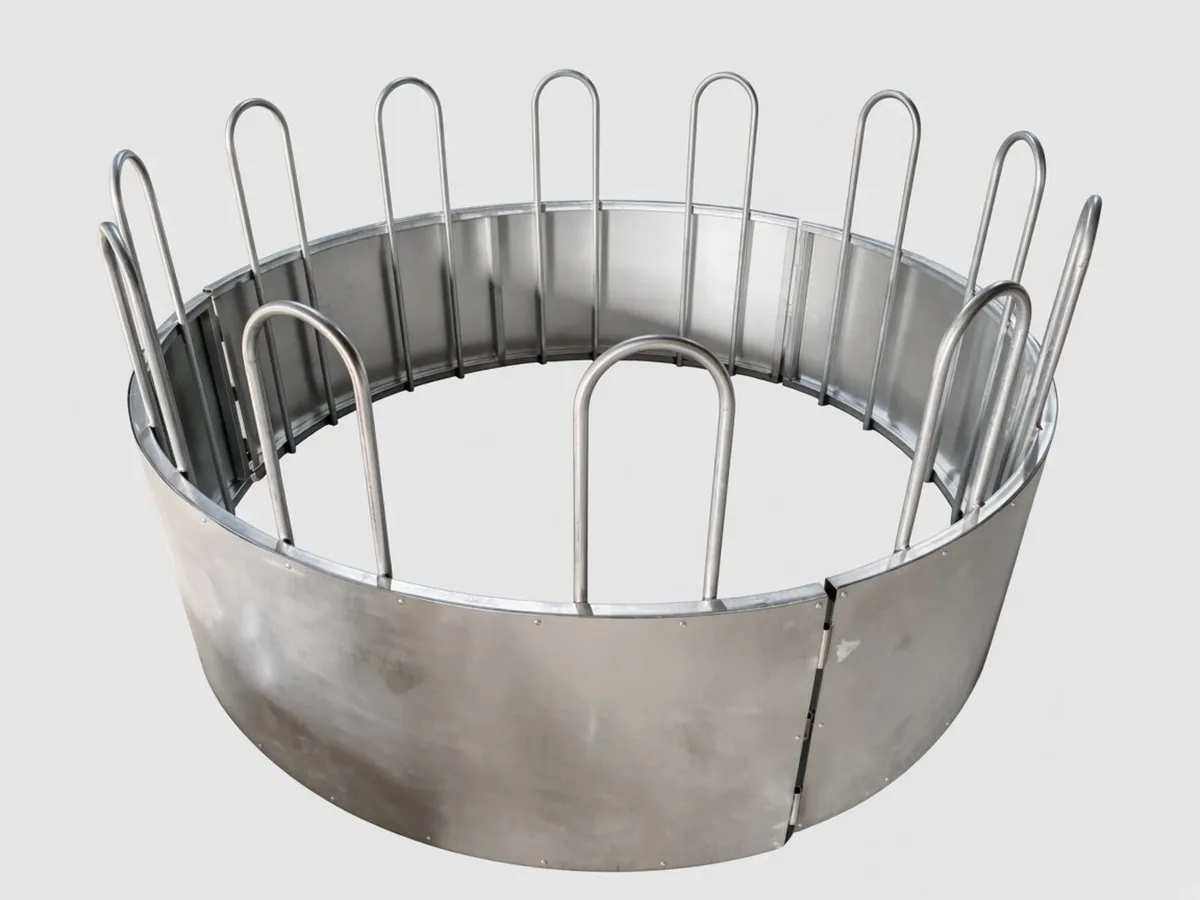 Round feeders fully galvanised