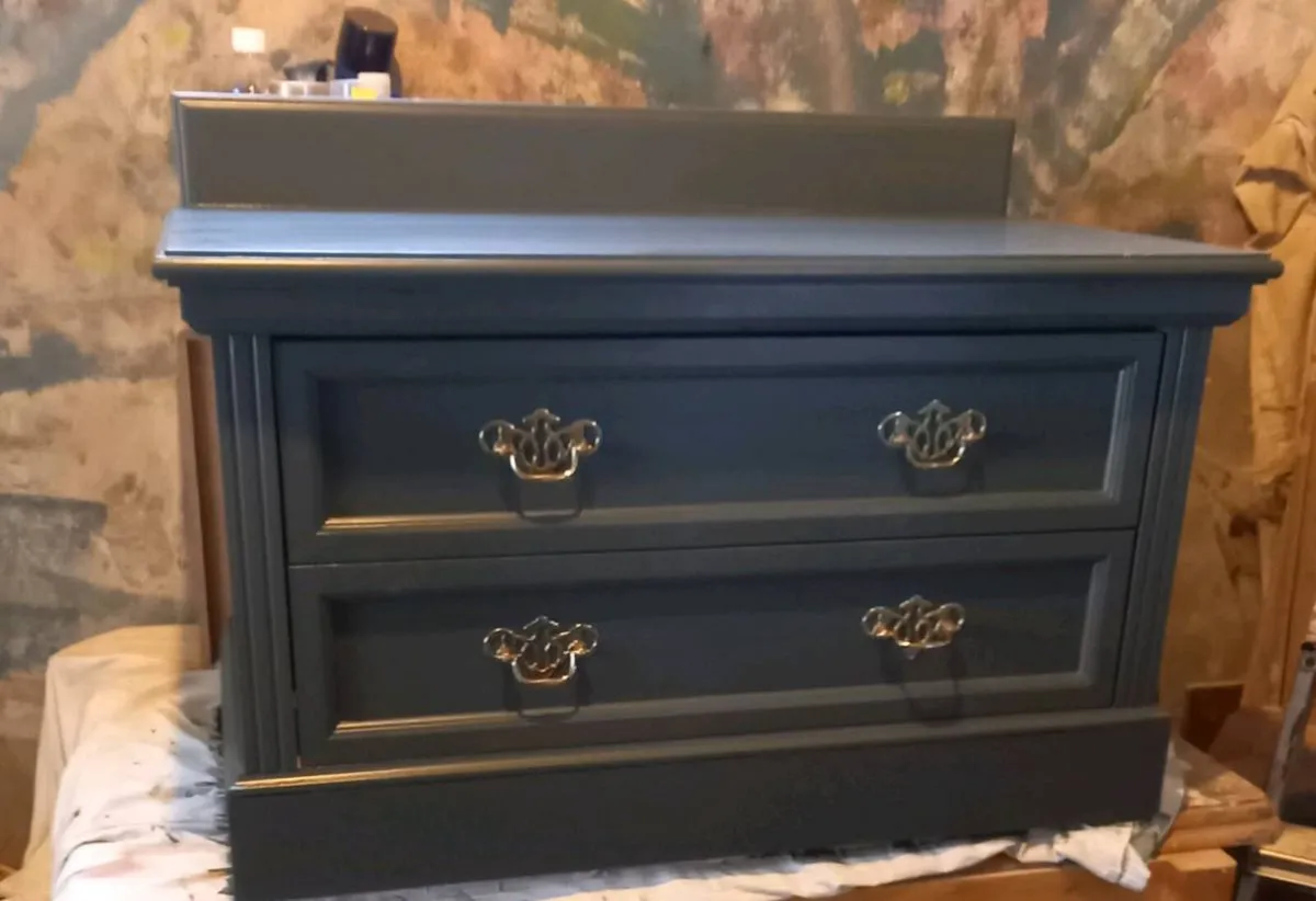 Chest of drawers - Image 1