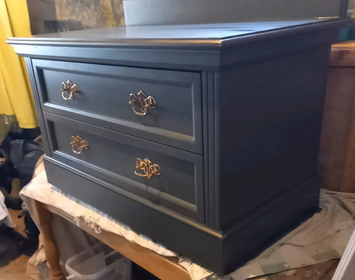 Chest of drawers - Image 2
