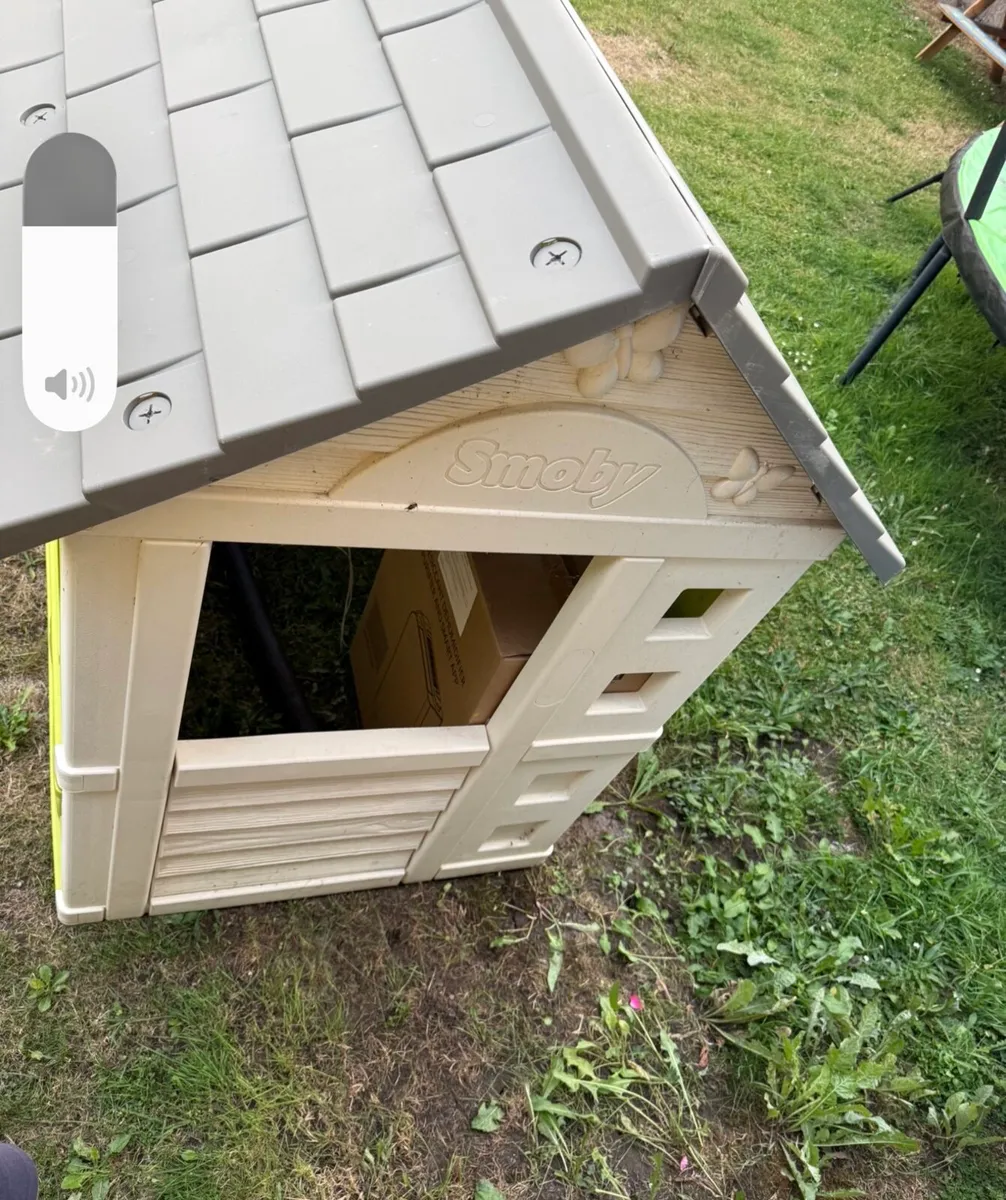 Smoby children’s outdoor playhouse for sale - Image 2