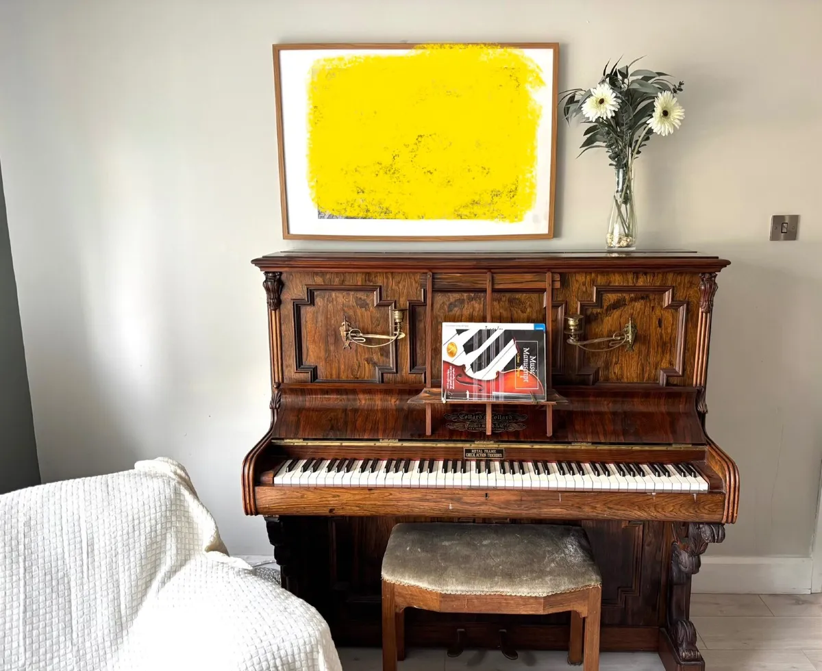 Piano and stool - Image 1