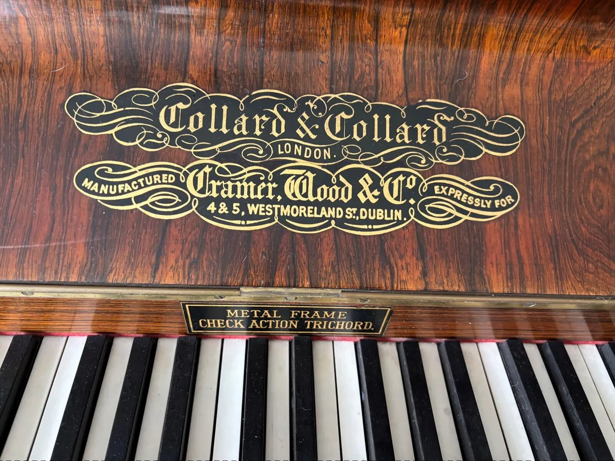 Piano and stool - Image 3
