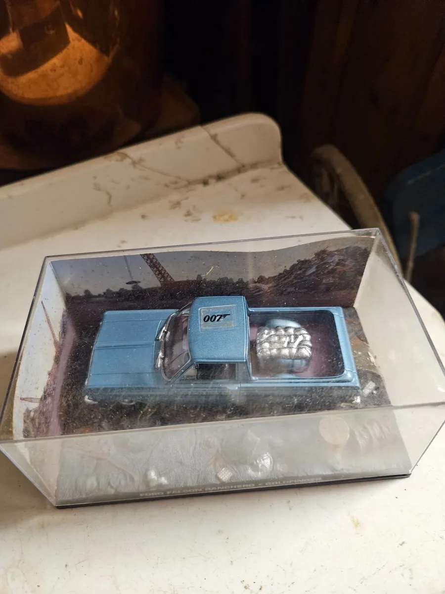 Corgi Atlas James Bond Goldfinger Car - Image 2