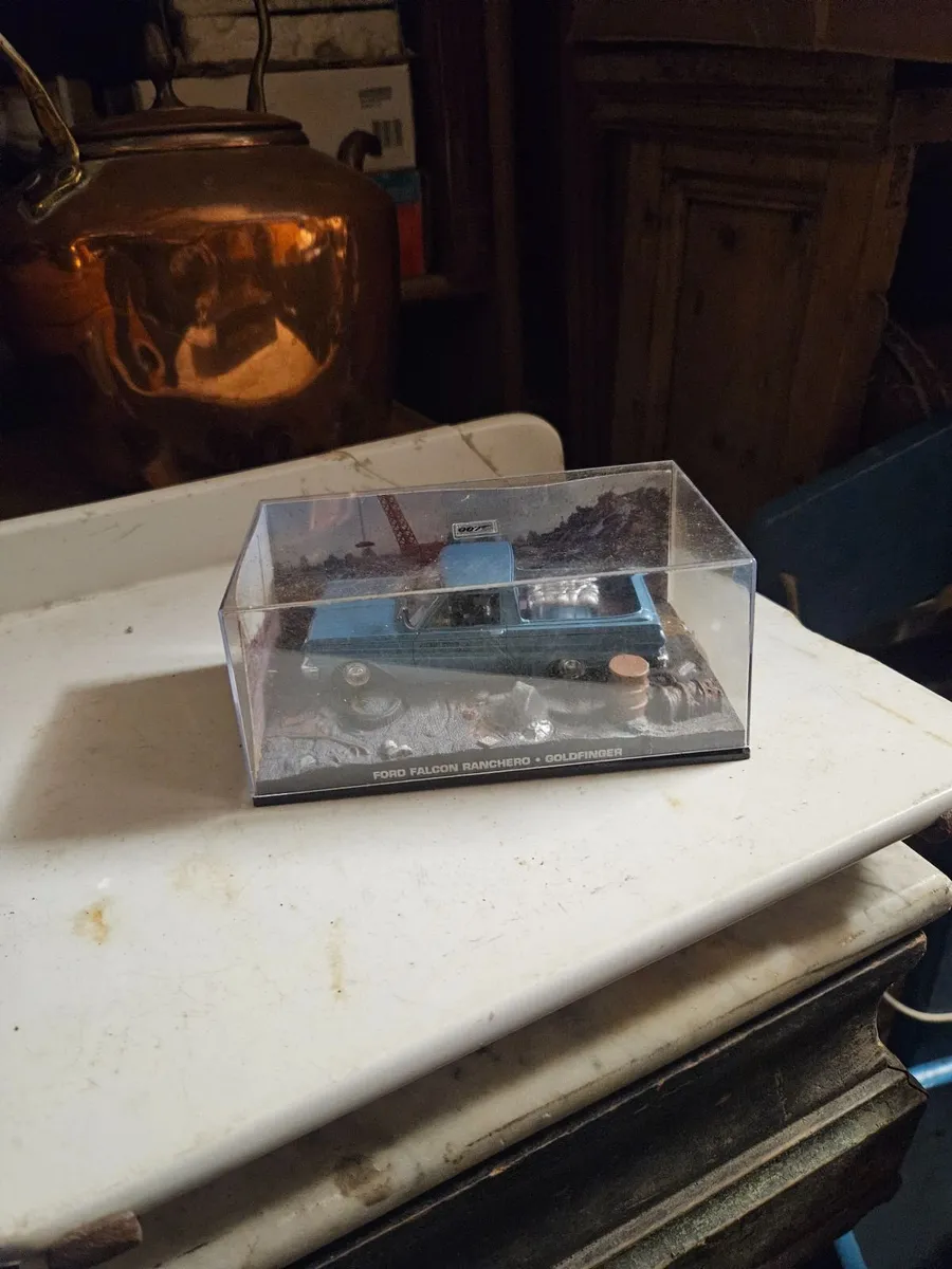 Corgi Atlas James Bond Goldfinger Car - Image 1