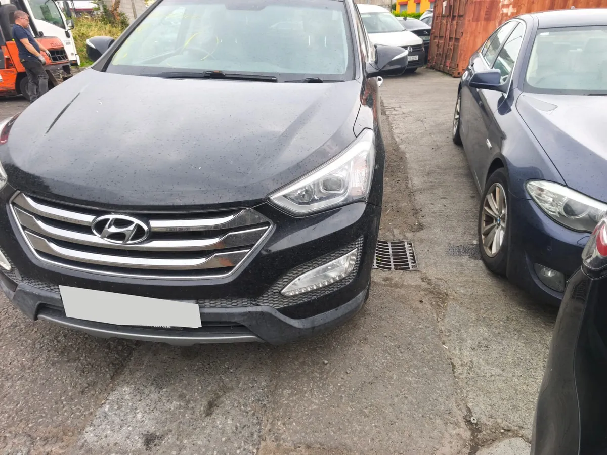 2015 Hyundai Santa Fe 2.2 Diesel For Breaking! - Image 2