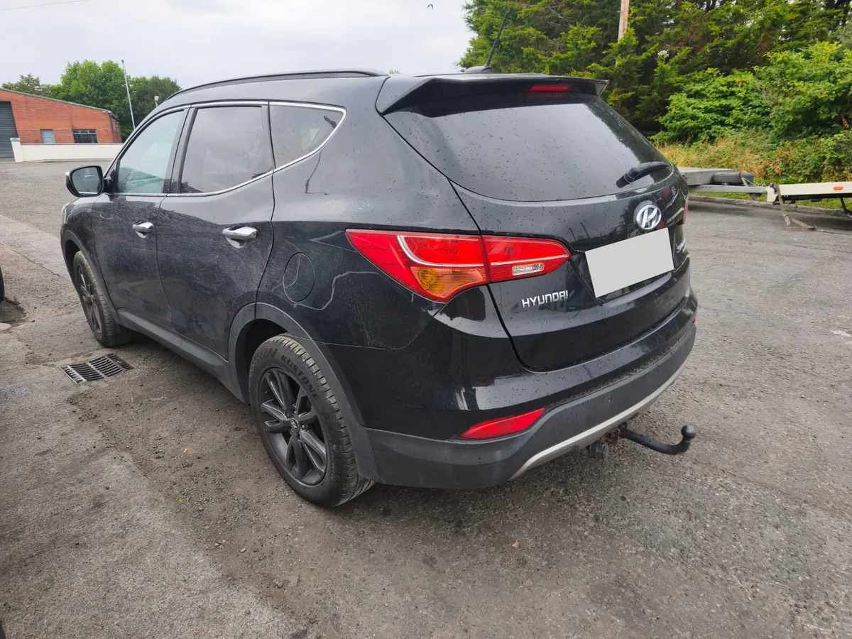 2015 Hyundai Santa Fe 2.2 Diesel For Breaking! - Image 4