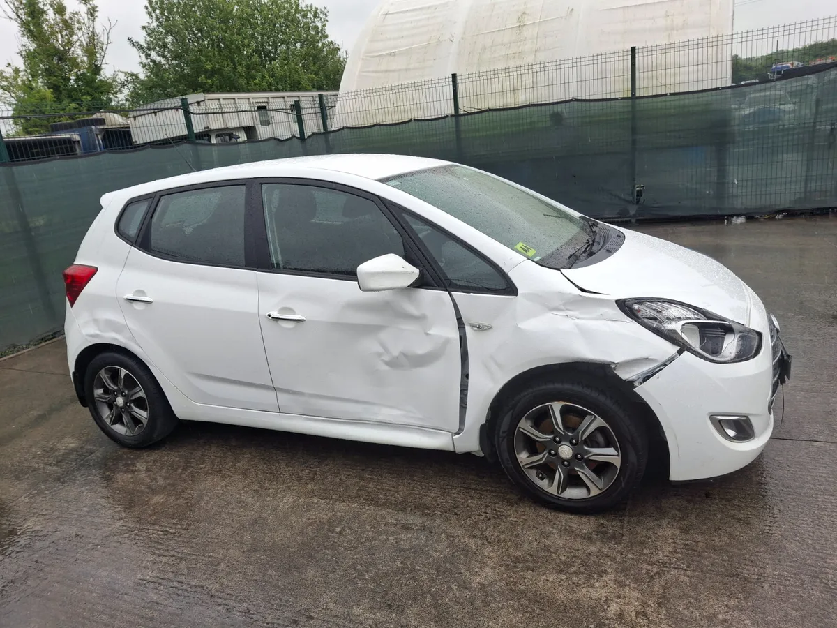 201 Hyundai Ix20  Deluxe  automatic - Image 4