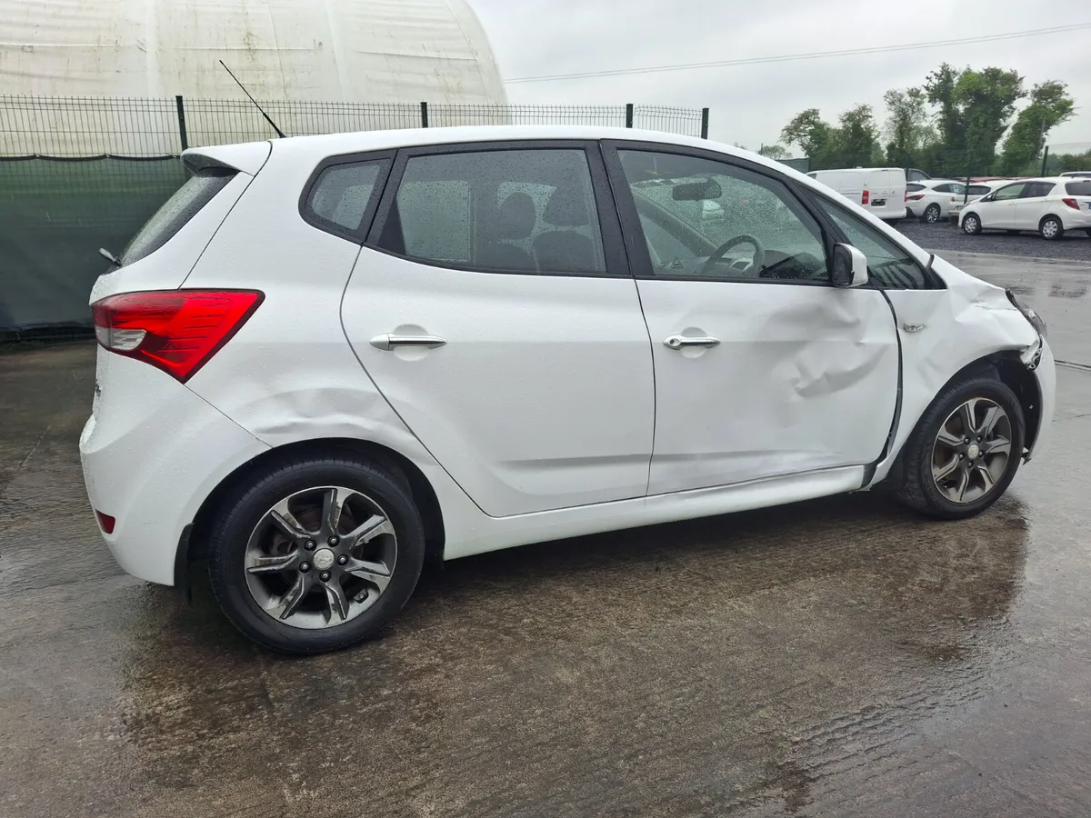 201 Hyundai Ix20   automatic - Image 3