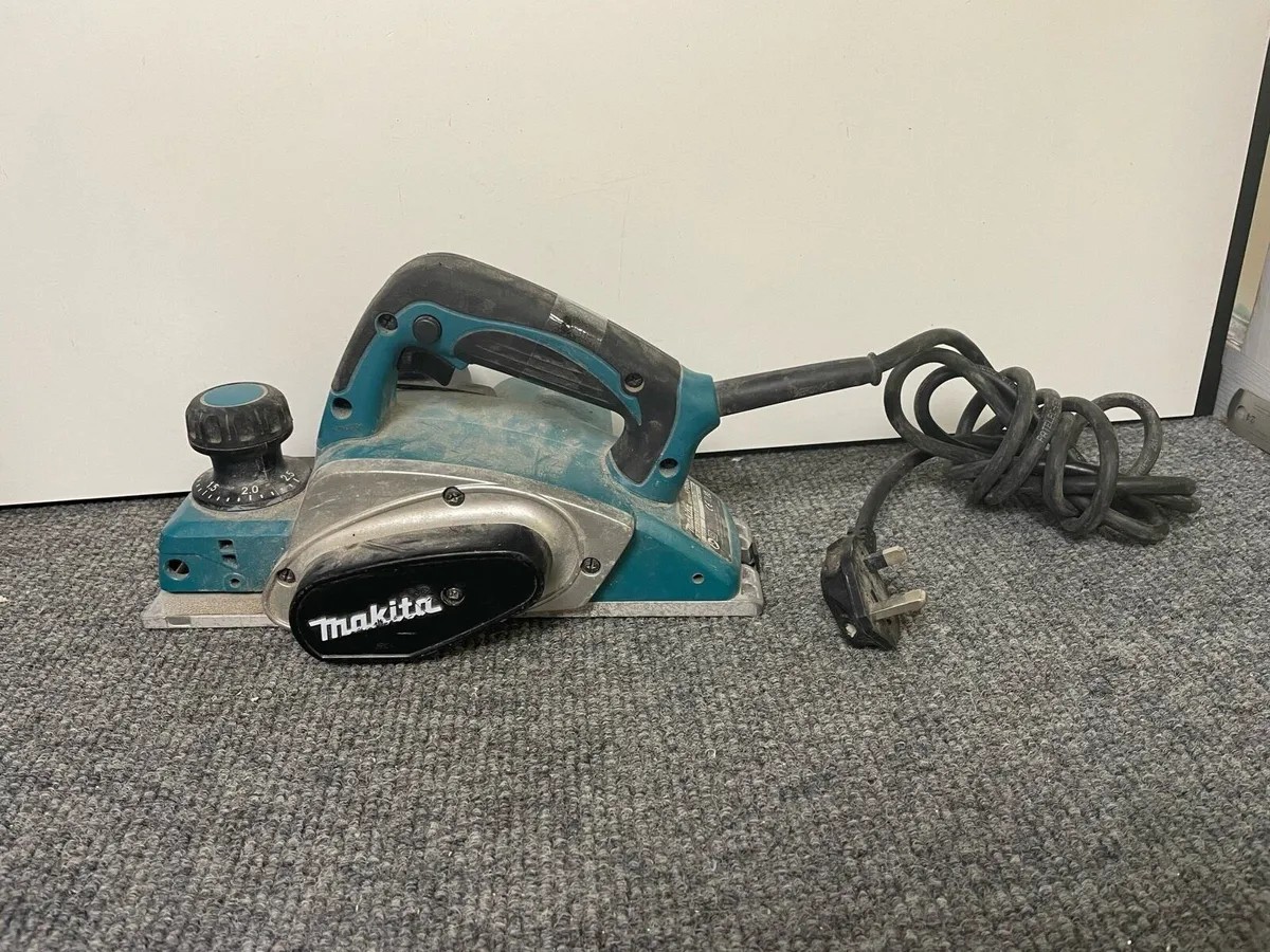 Makita Corded 2mm Planer 620W KP0800 - Image 1