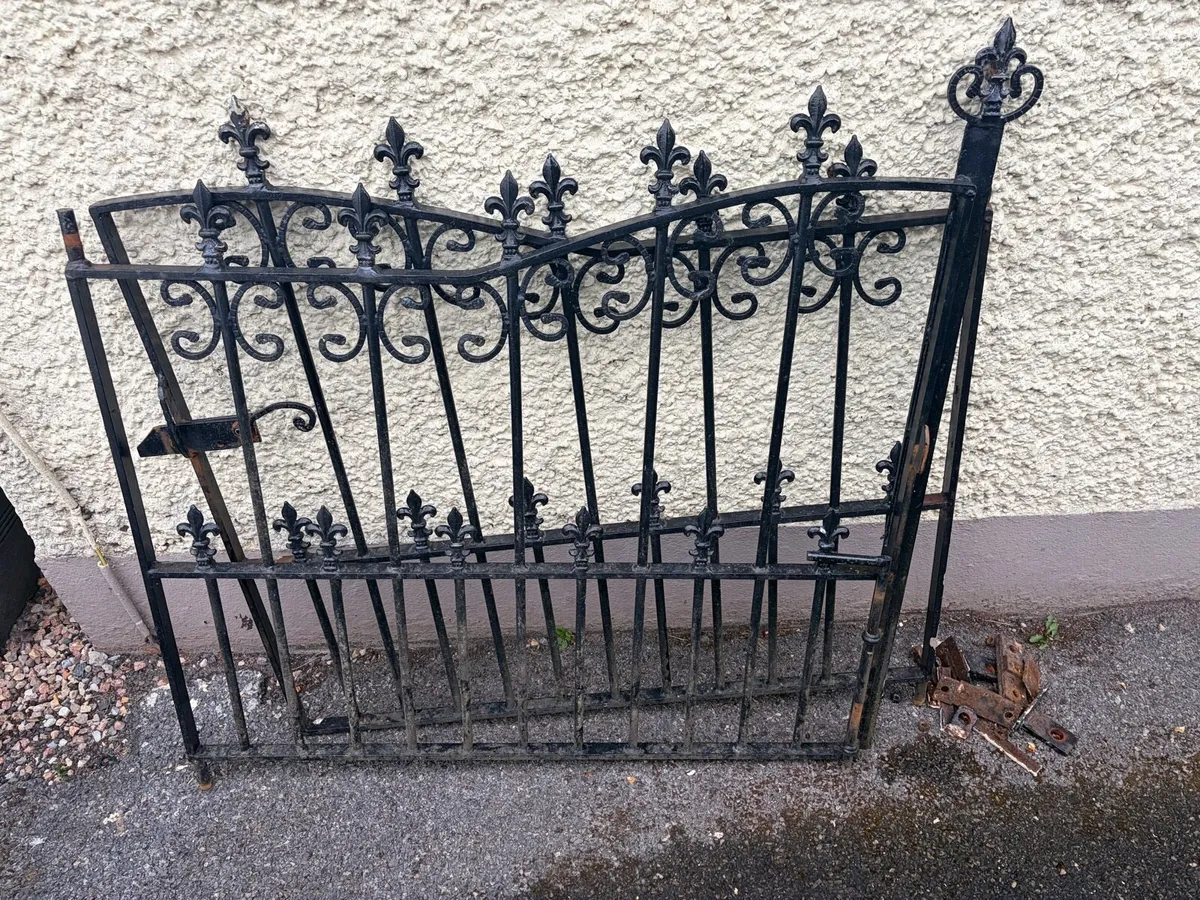 Gates - Image 1