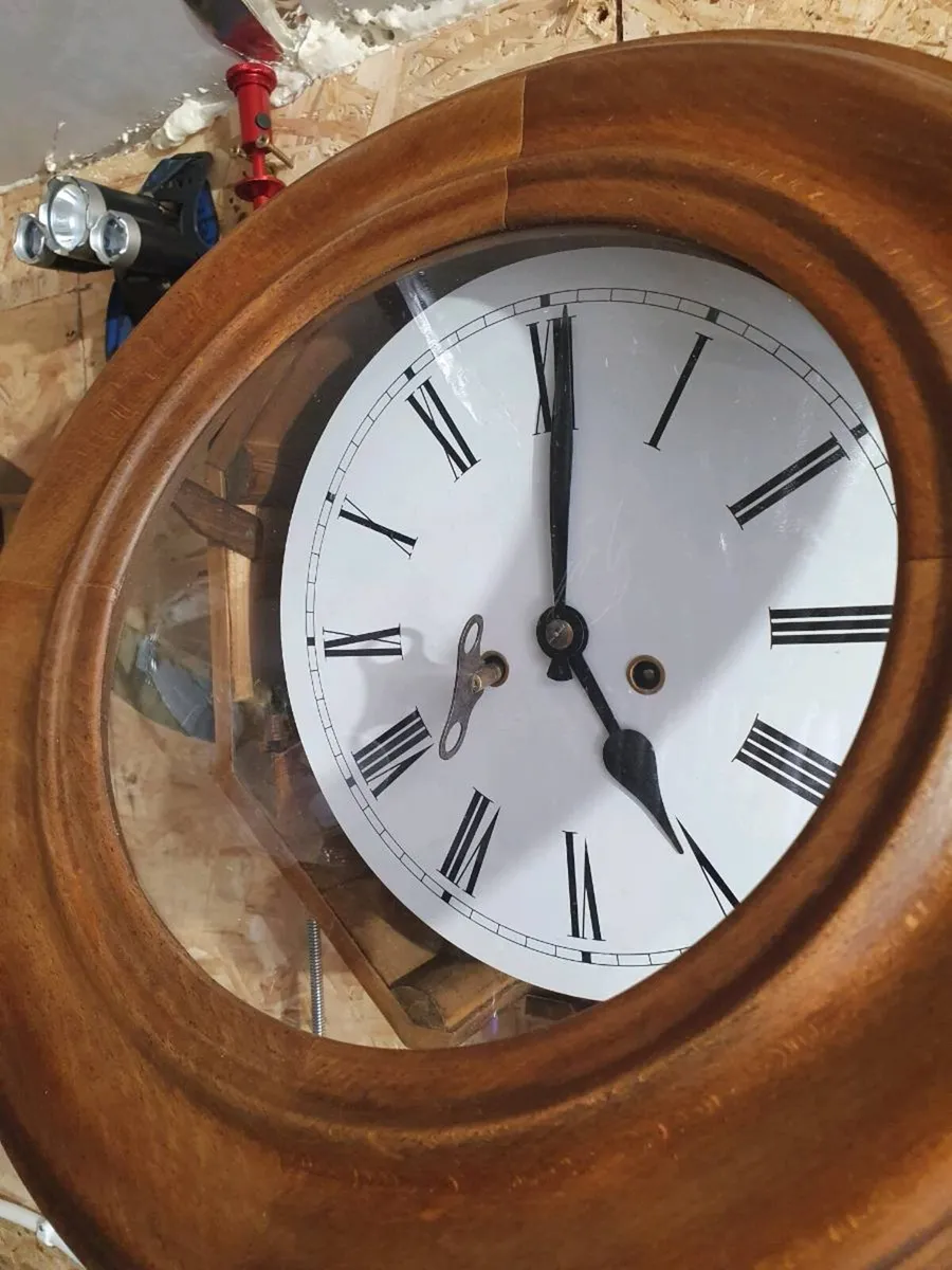 Vintage circular European wooden clock - Image 2