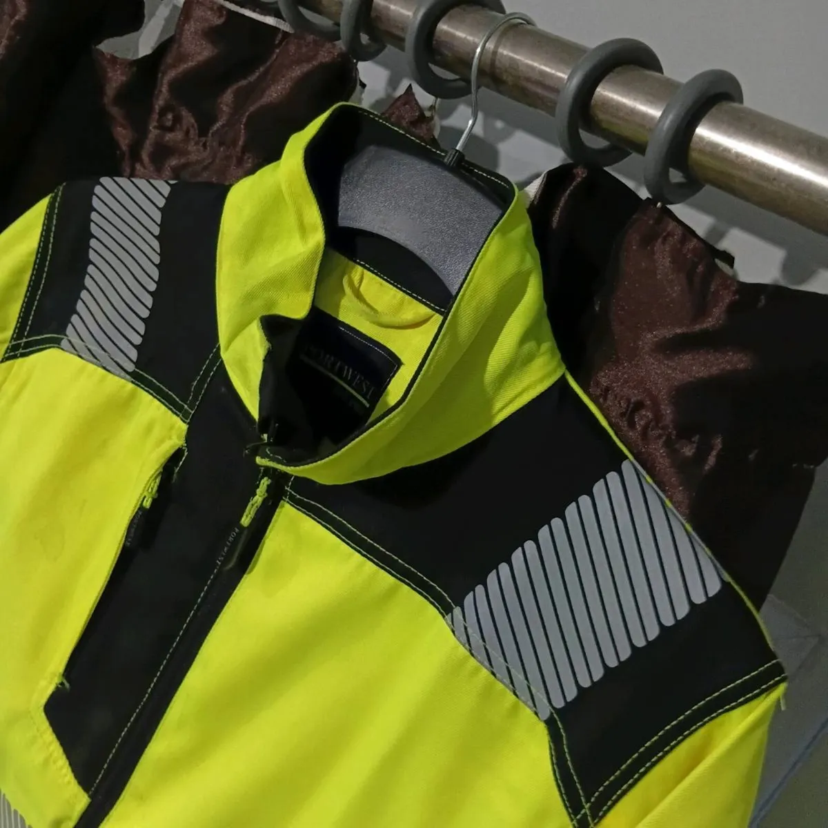 PORTWEST HI VIS JACKET - Image 1
