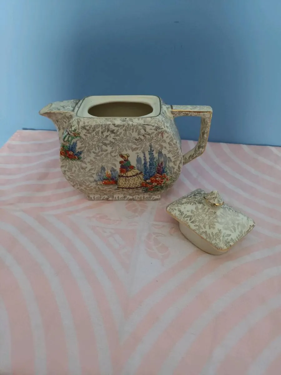 Empire Classic  Crinoline Lady Teapot 1930's - Image 1