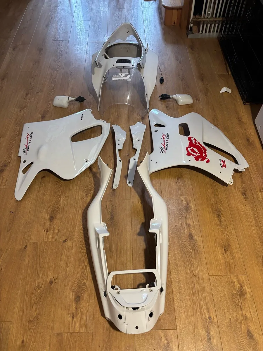 1994 gsxr 750 fairings - Image 1