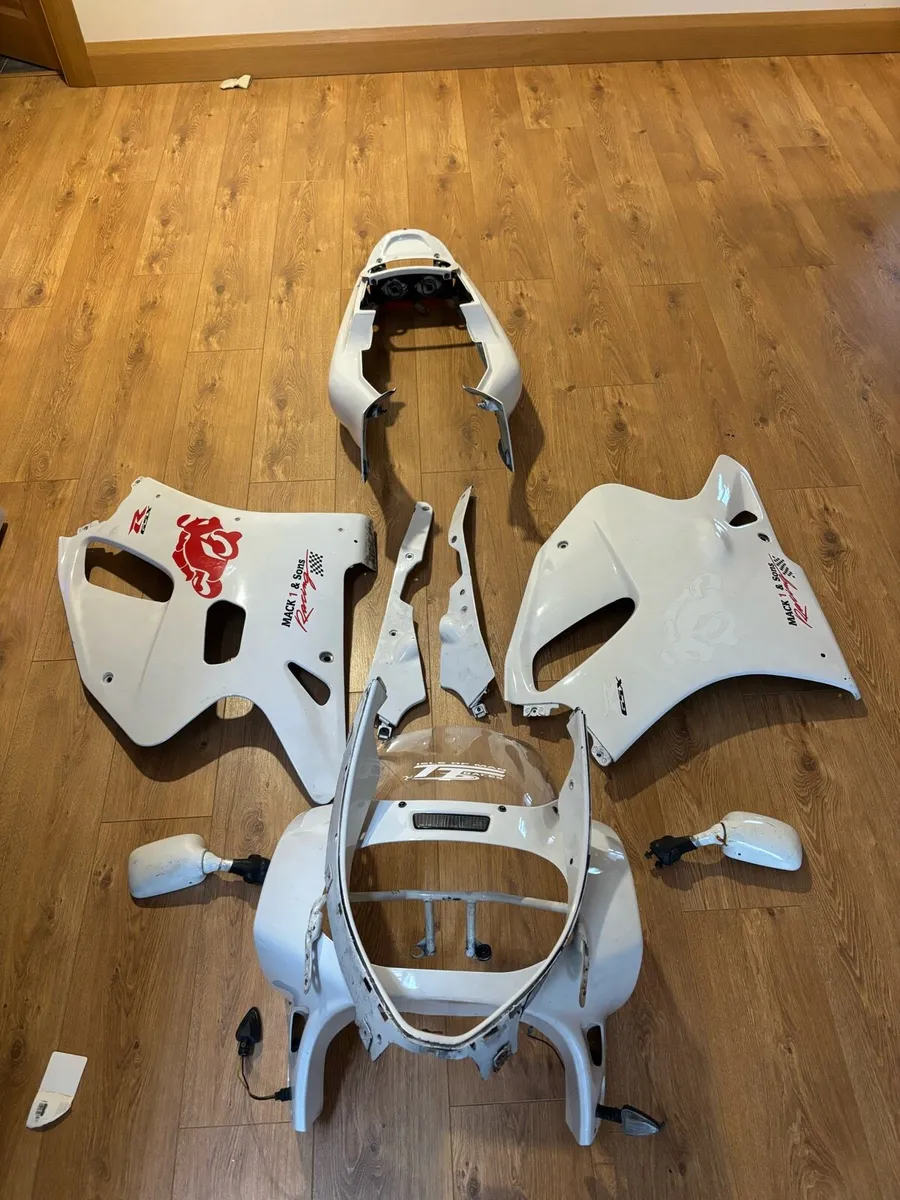 1994 gsxr 750 fairings - Image 2