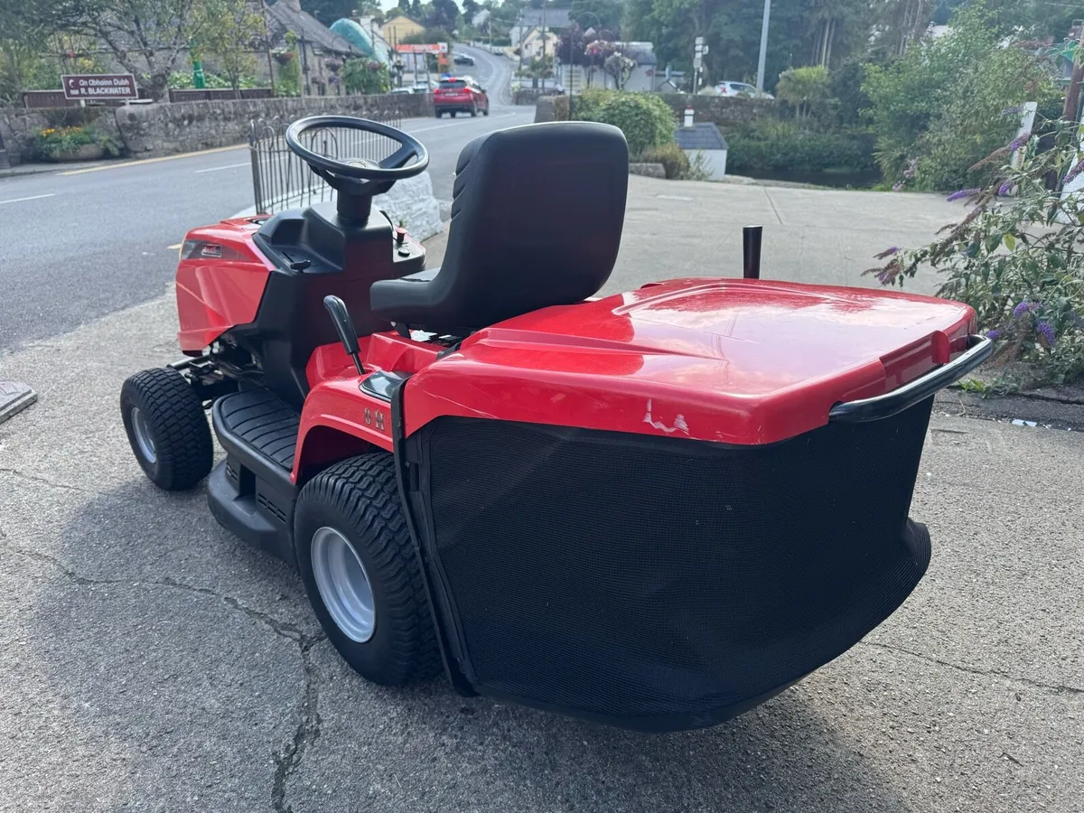 Mountfield 1430H Ride on Lawnmower - Image 2