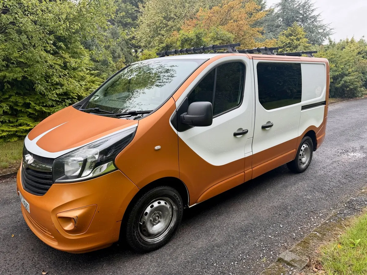 Opel Vivaro Crew Cab  Tax and New test READ AD ! - Image 2