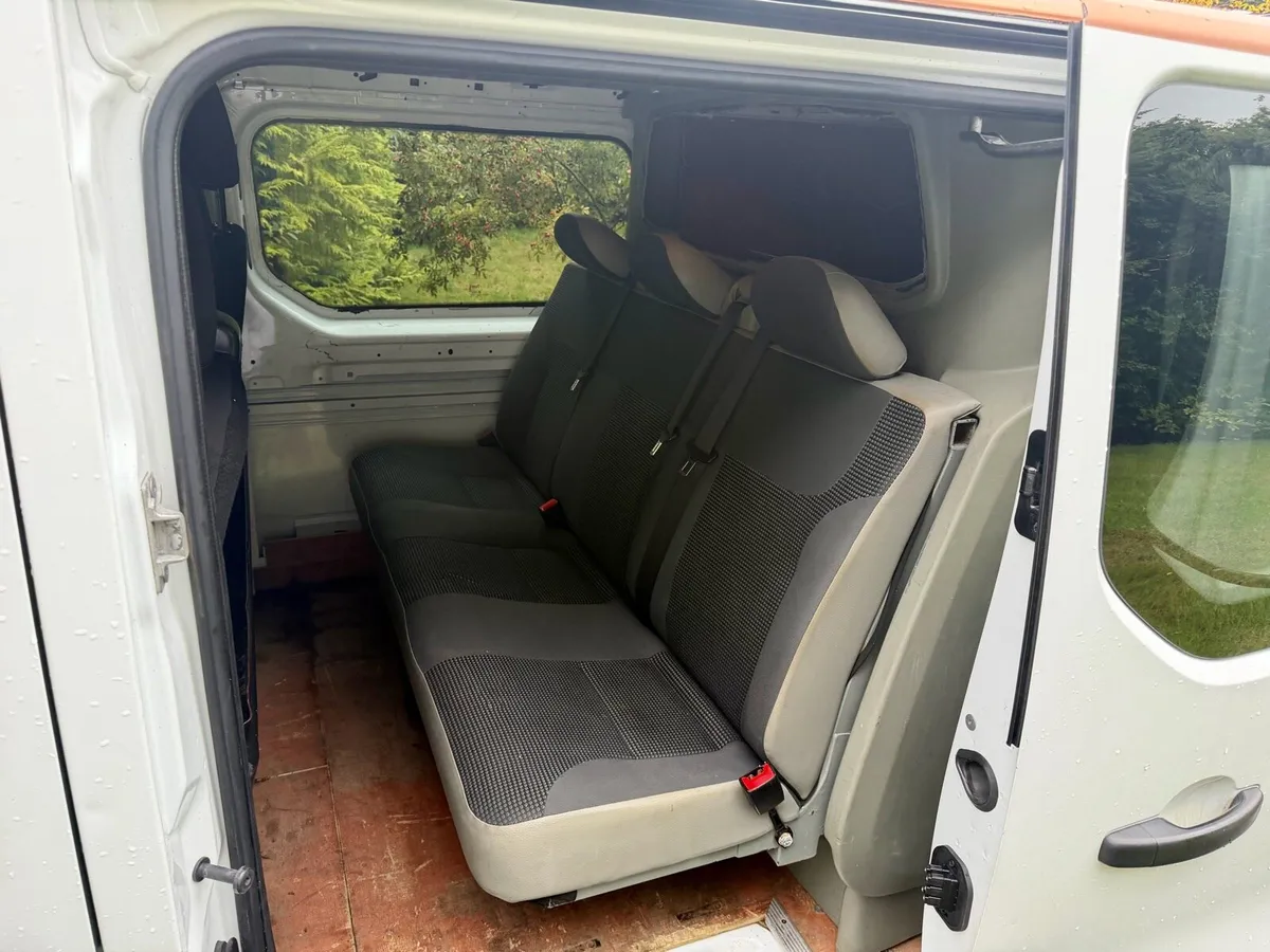 Opel Vivaro Crew Cab  Tax and New test READ AD ! - Image 4
