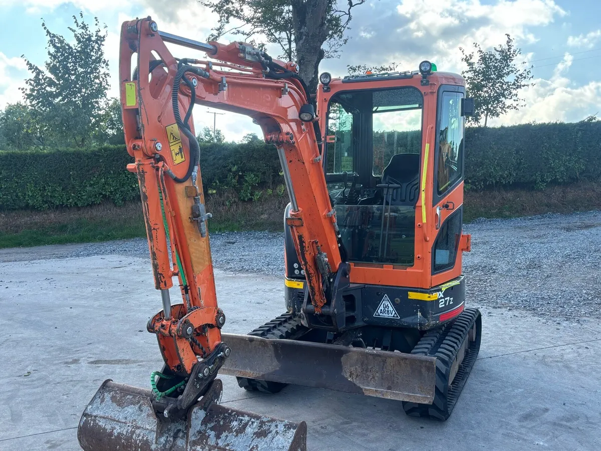 Doosan Dx 27 mini digger for sale - Image 4