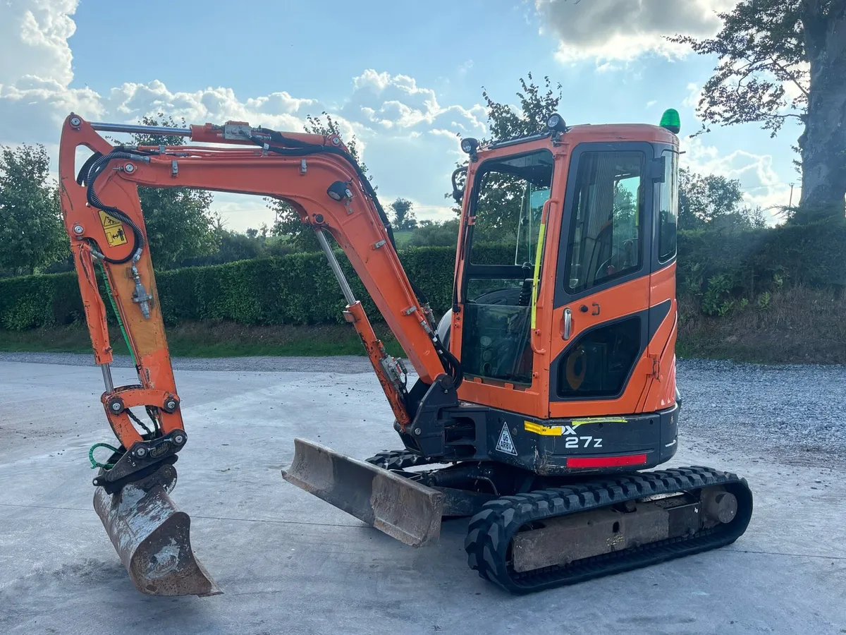 Doosan Dx 27 mini digger for sale - Image 3