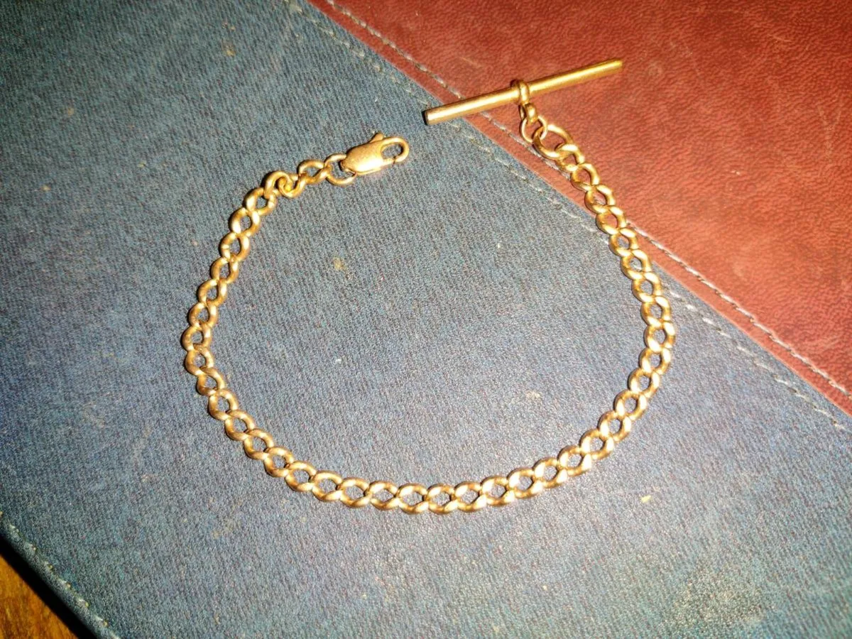 CHUNKY T-BAR, 9CT Gold 8.72g 8"Long Hsavy Bracelet - Image 1