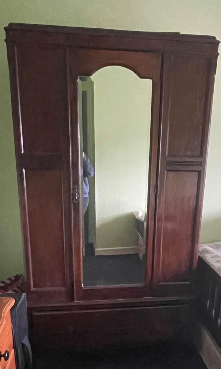 🪵 Vintage Wooden Wardrobe with Mirror & Key — €27 - Image 1