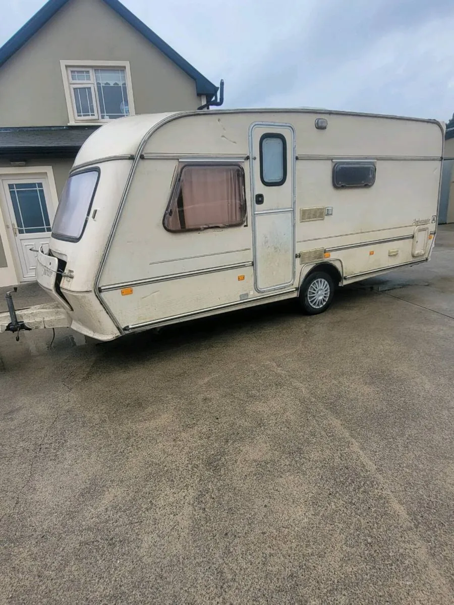 3/4 bert caravan needs TLC - Image 1