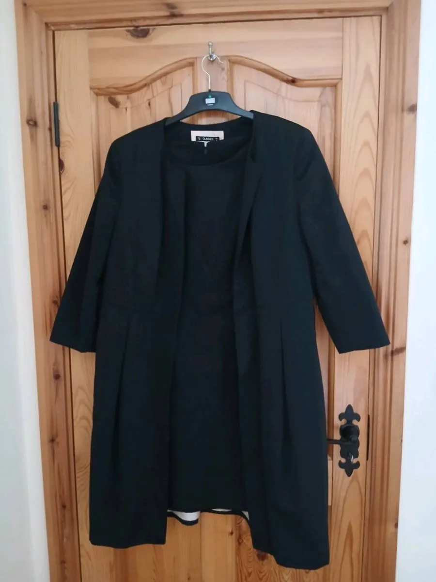 Ladies dress & coat size 18 - Image 1