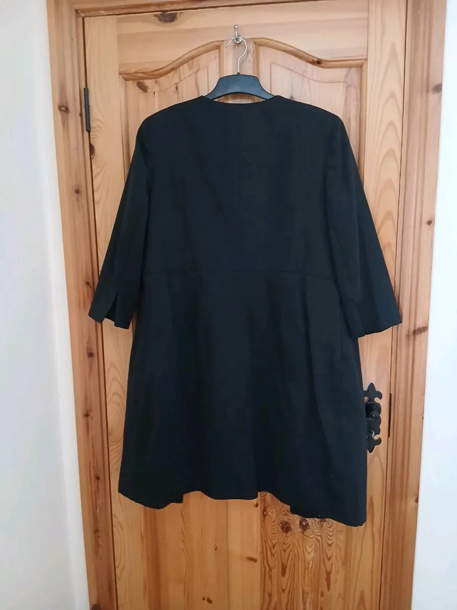 Ladies dress & coat size 18 - Image 2