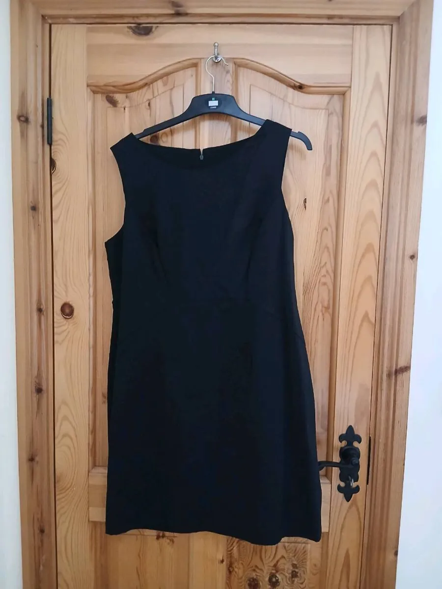 Ladies dress & coat size 18 - Image 4