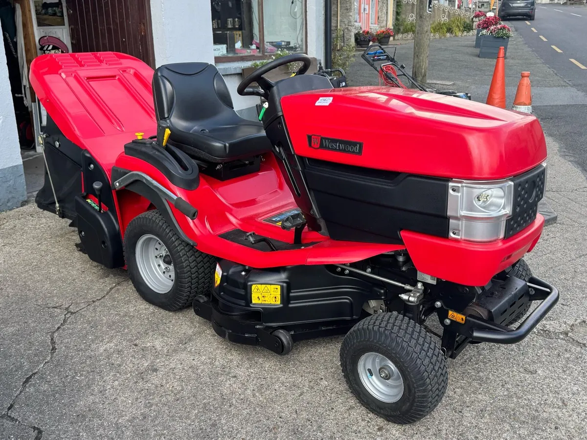 Westwood T50 Ride on Tractor Lawnmower - Image 1