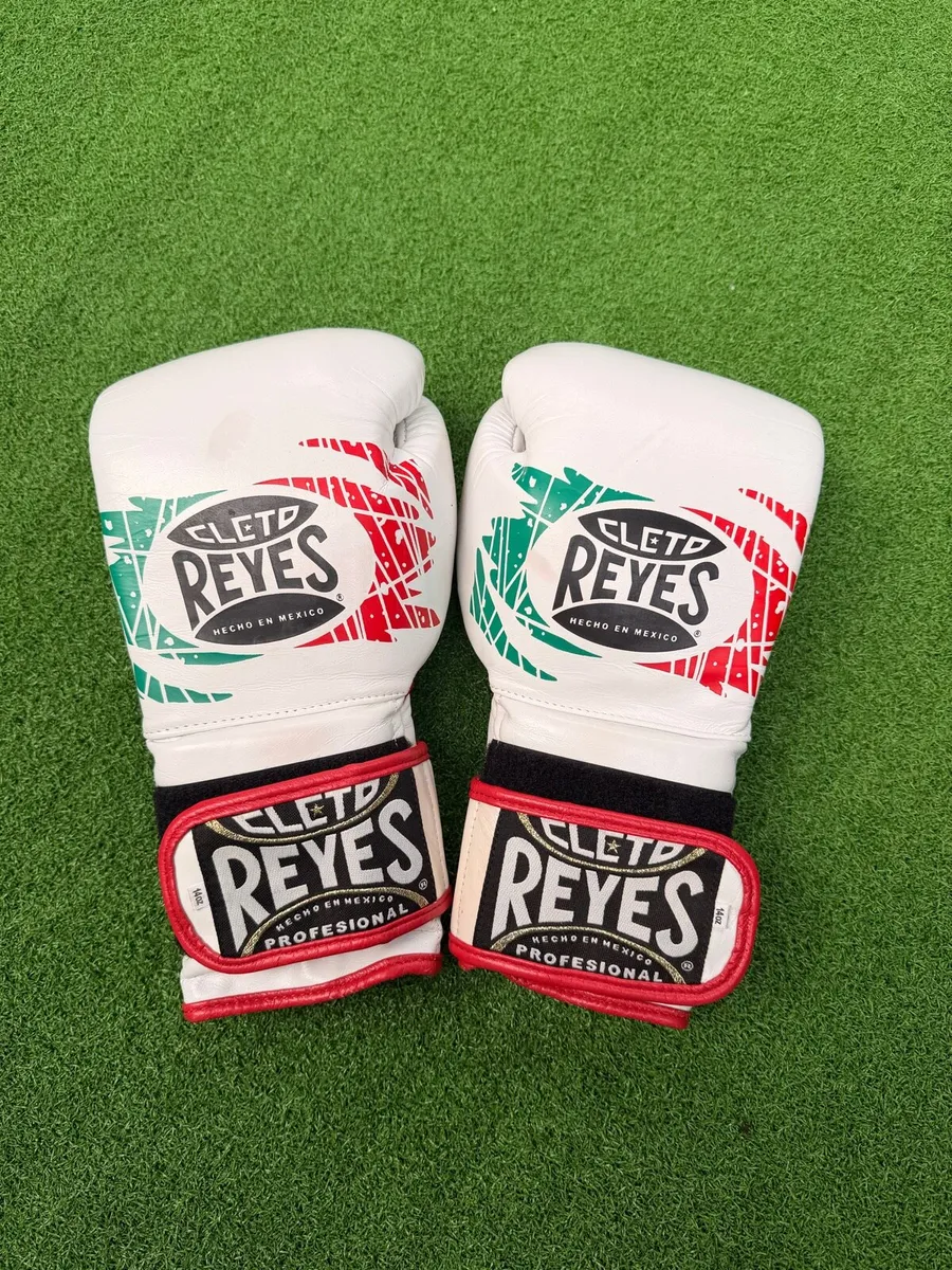 Cleto Reyes boxing gloves - Image 1