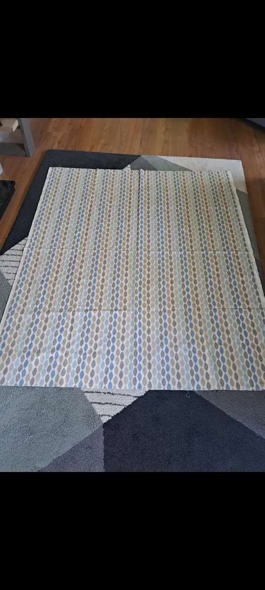 1 piece of left over cloth - Image 2