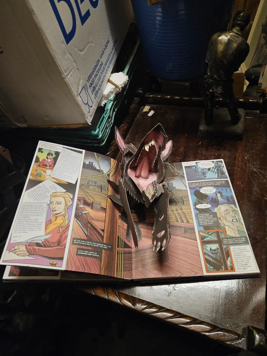Dracula Pop Up Book - Image 3