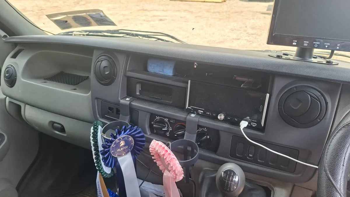 Horse van - Image 2