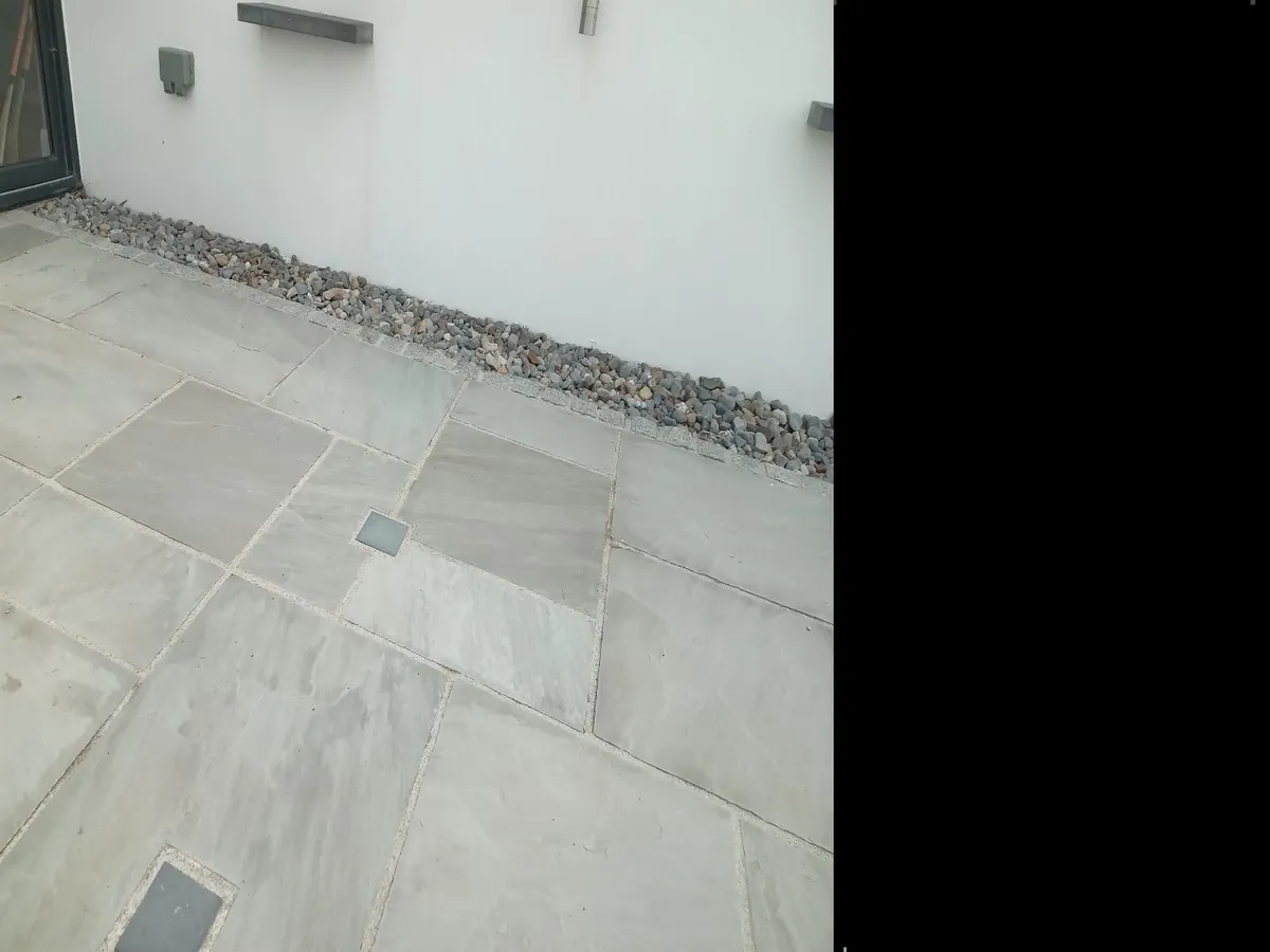 Grey Sandstone patio slabs - Image 2