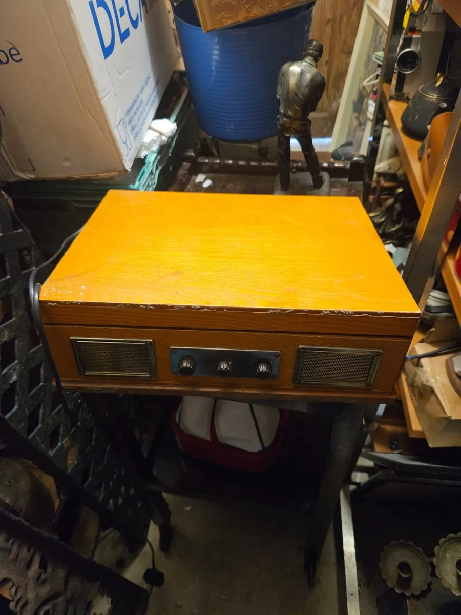Record Player - Image 2