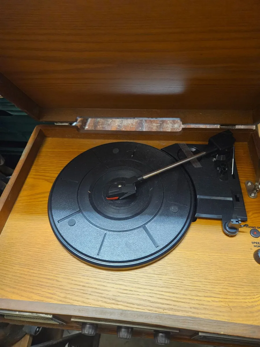 Record Player - Image 3