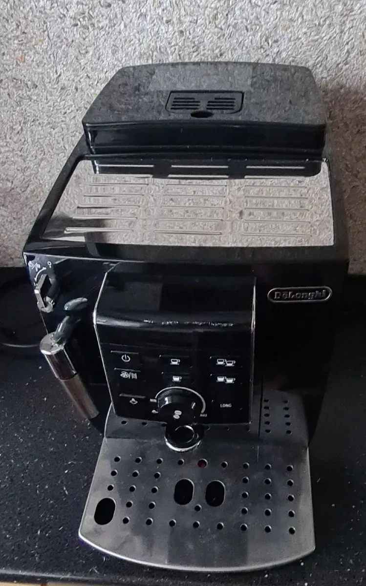 De’Longhi Magnifica Bean-to-Cup Coffee Machine - Image 1