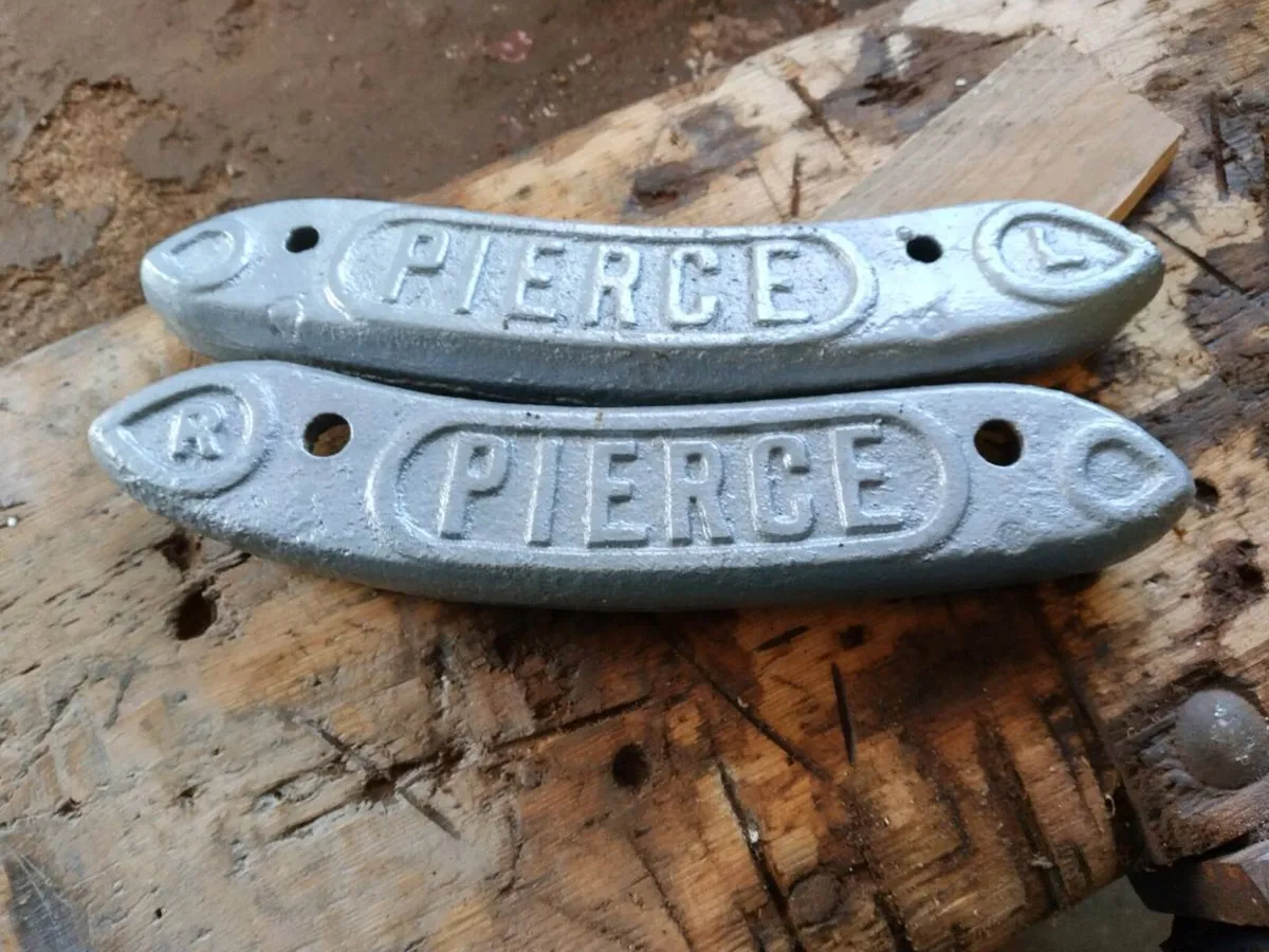 Vintage pair of PIERCE cast name plates - Image 1