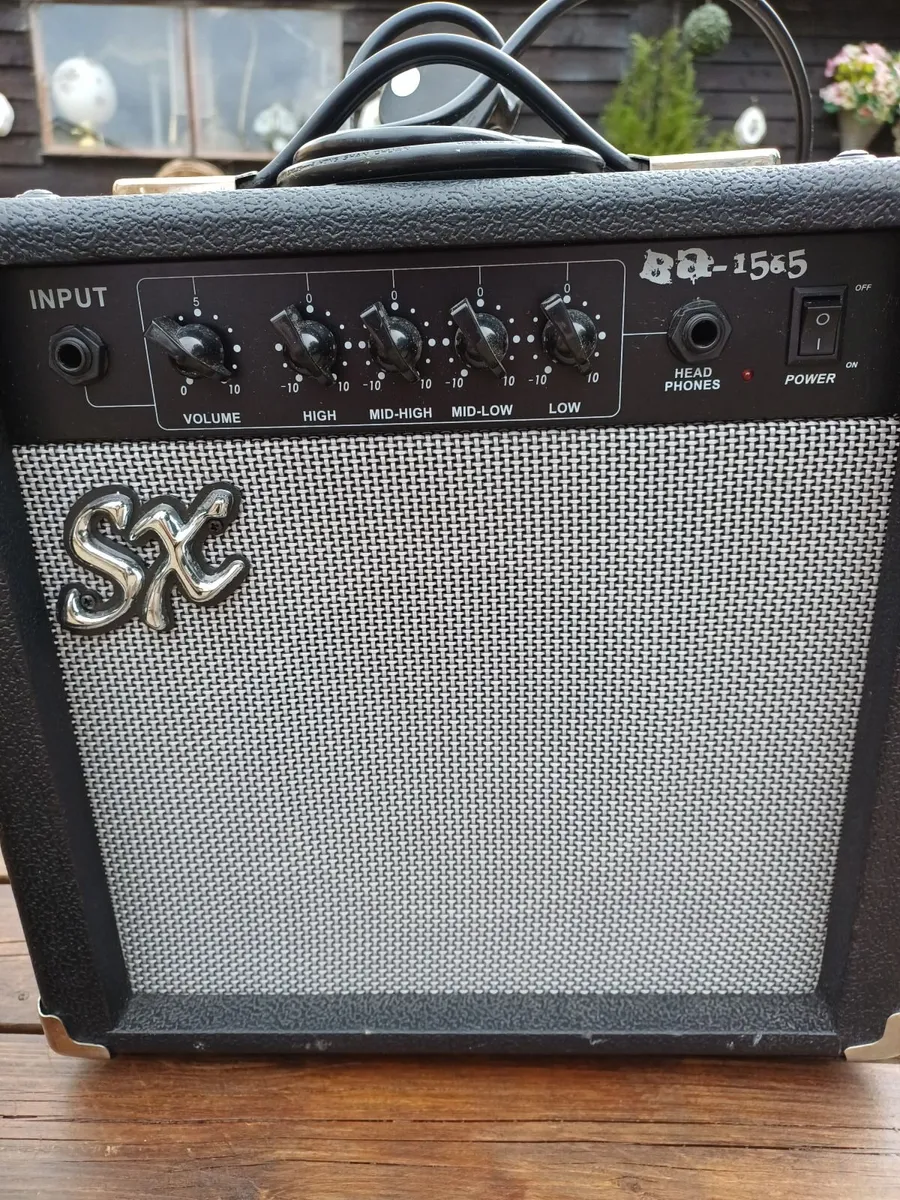 Vintage Harley Benton Guitar & Amplifier - Image 4
