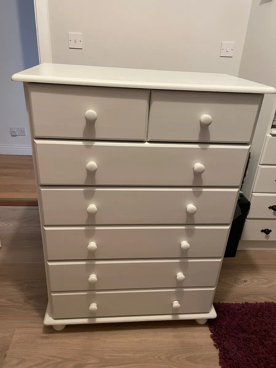 Chest of drawers - Image 1